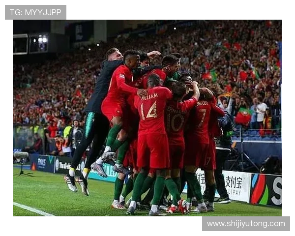 制作C罗风格的足球明星蛋糕详细步骤与技巧分享